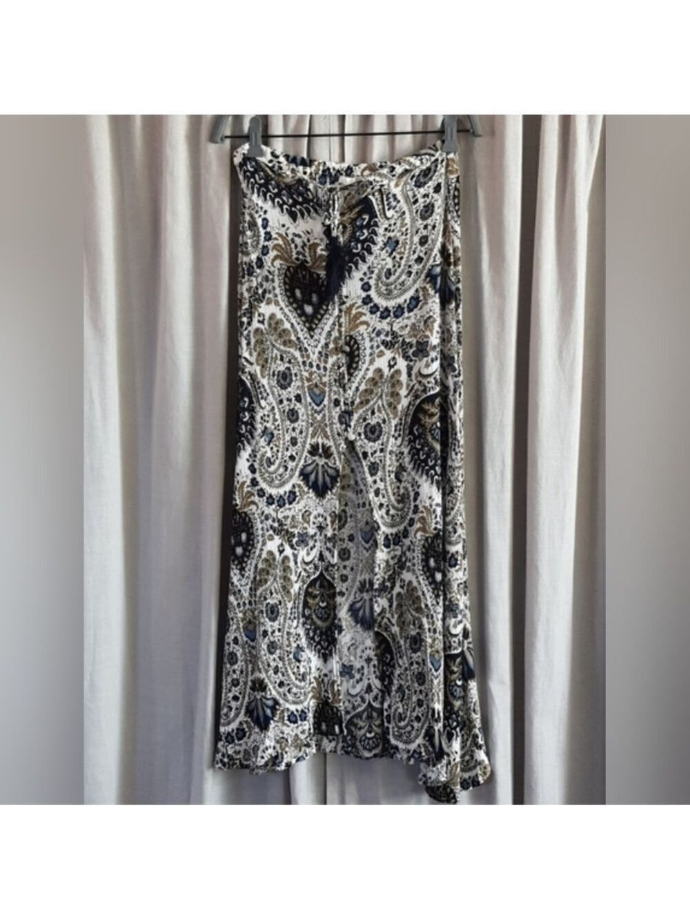 Le Salty Label Button Print Long Skirt Front Slit Size Small Stretch/Waist Tie
